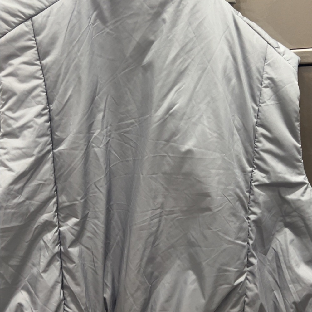 Beyond Yoga Gray Puffer Jacket - Picture 4 of 11